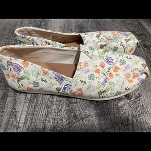 Floral Toms 7.5